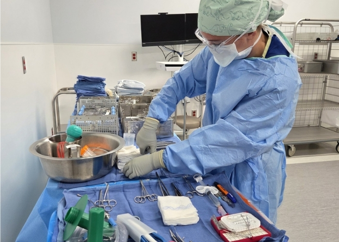 Picture of surgical student. 