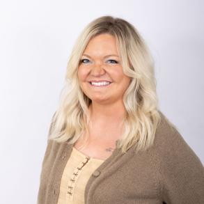 Dana Headshot