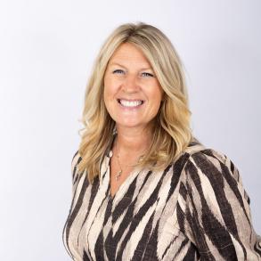 Dr. Cindy Brown Headshot